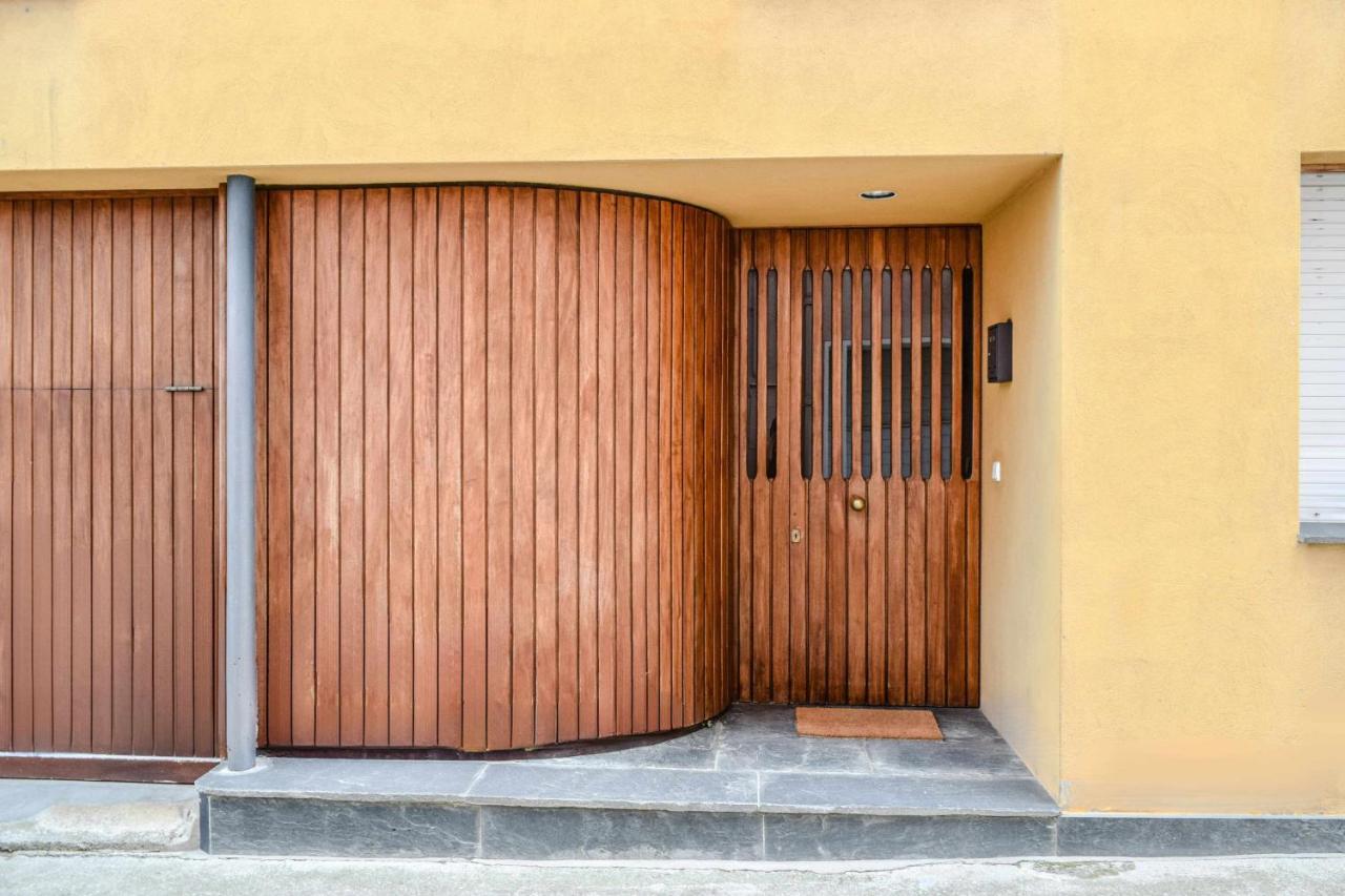 Can Falga Casa Con Jardin En El Corazon De 贝萨卢 外观 照片